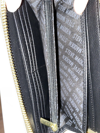 STEVE MADDEN WALLET WRISTLET SAGE SMOOTH TOUCH SILVER HARDWARE