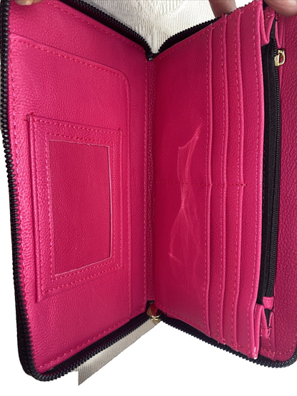 Betsey Johnson Zip Around Wristlet Wallet MOUTHS & LIPS BLACK Background NWT