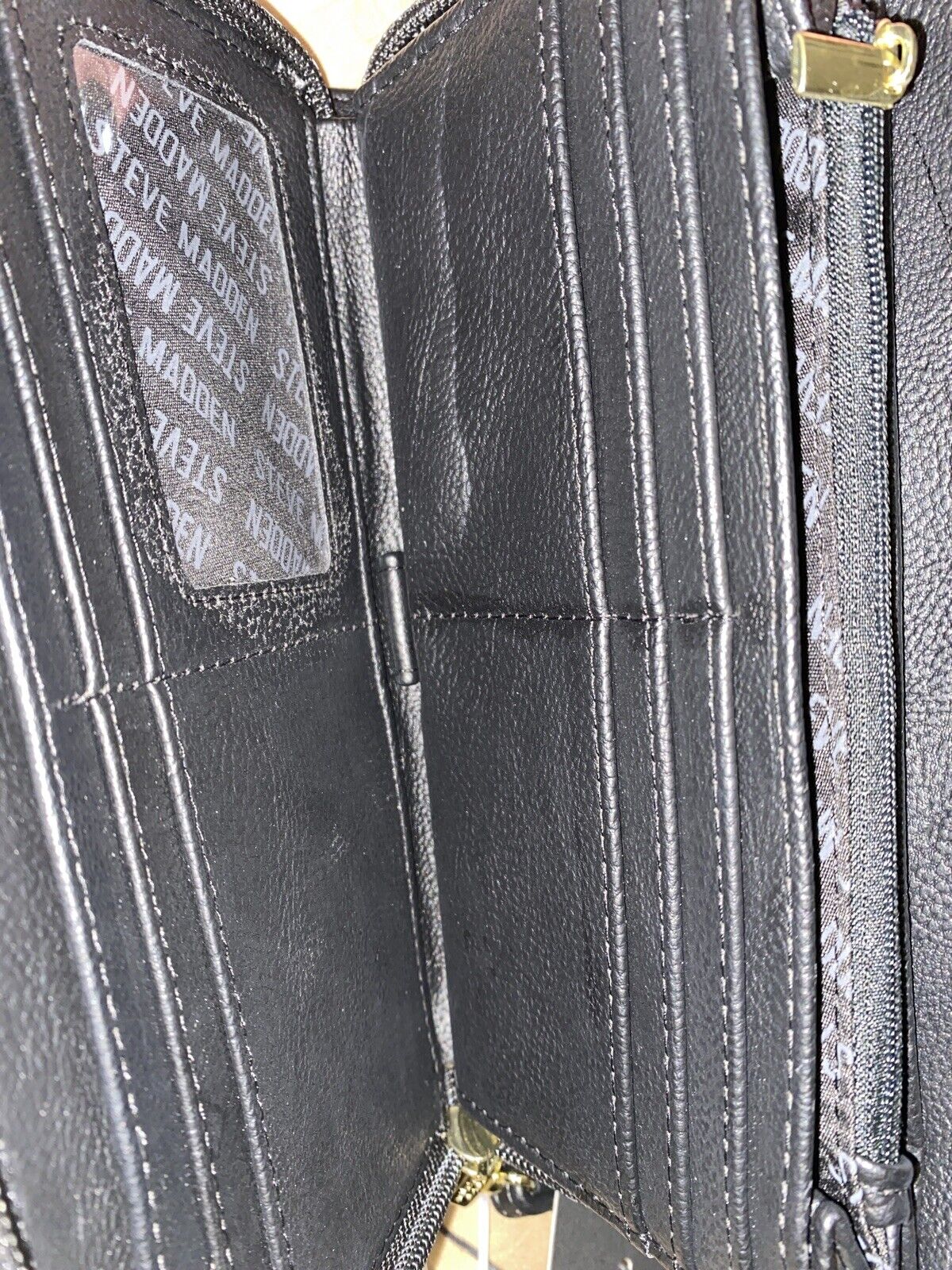 STEVE MADDEN WALLET WRISTLET BLACK WRAP AROUND LOGO SMOOTH TEXTURED
