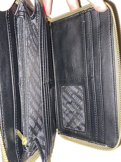 STEVE MADDEN WALLET WRISTLET SAGE SMOOTH TOUCH SILVER HARDWARE
